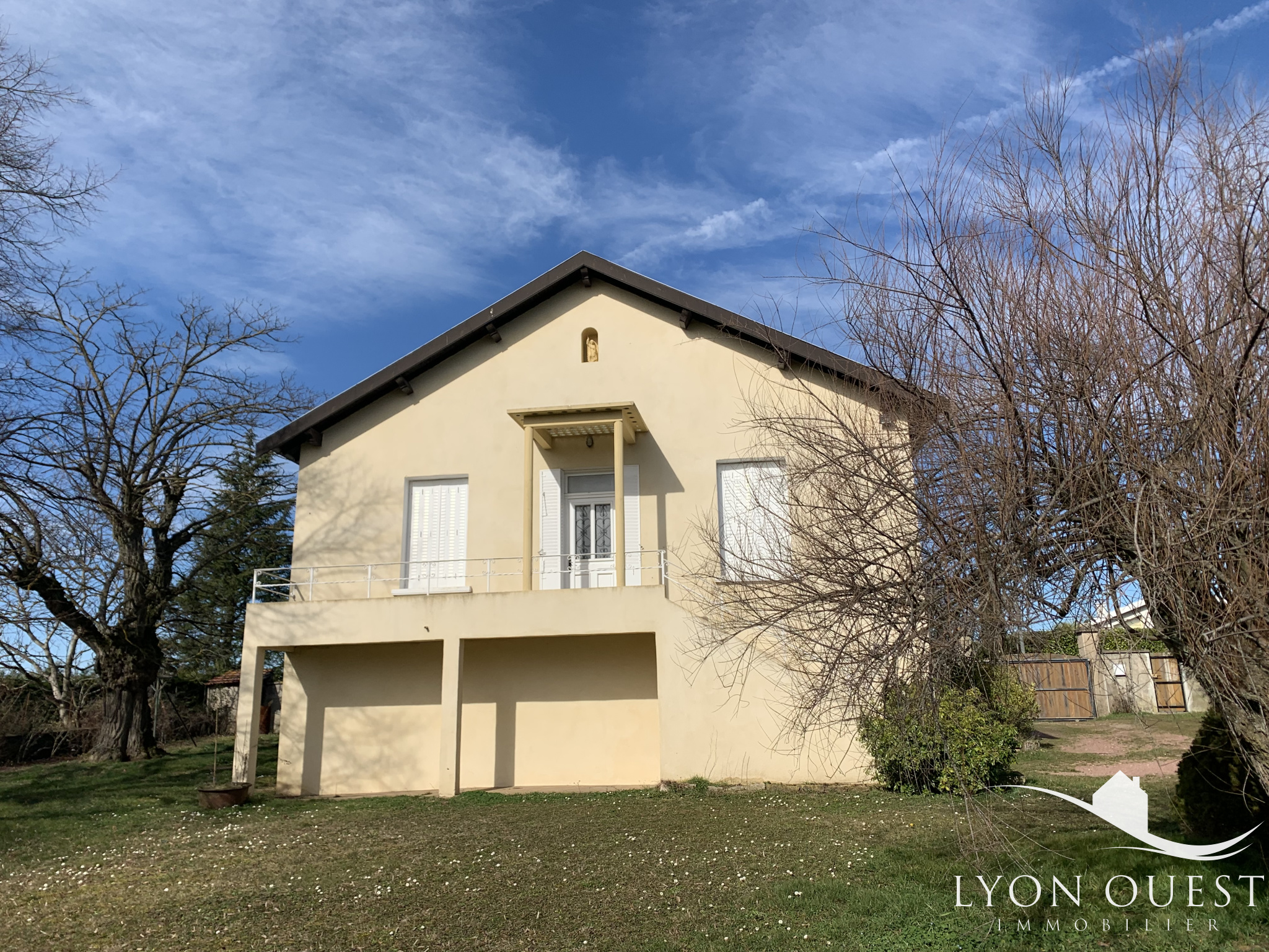 Vente La TourdeSalvagny, proche centre à pied, maison T3 gros potentiel. Lyon Ouest immobilier Vente La TourdeSalvagny, proche centre à pied, maison T3 gros potentiel. Lyon Ouest immobilier